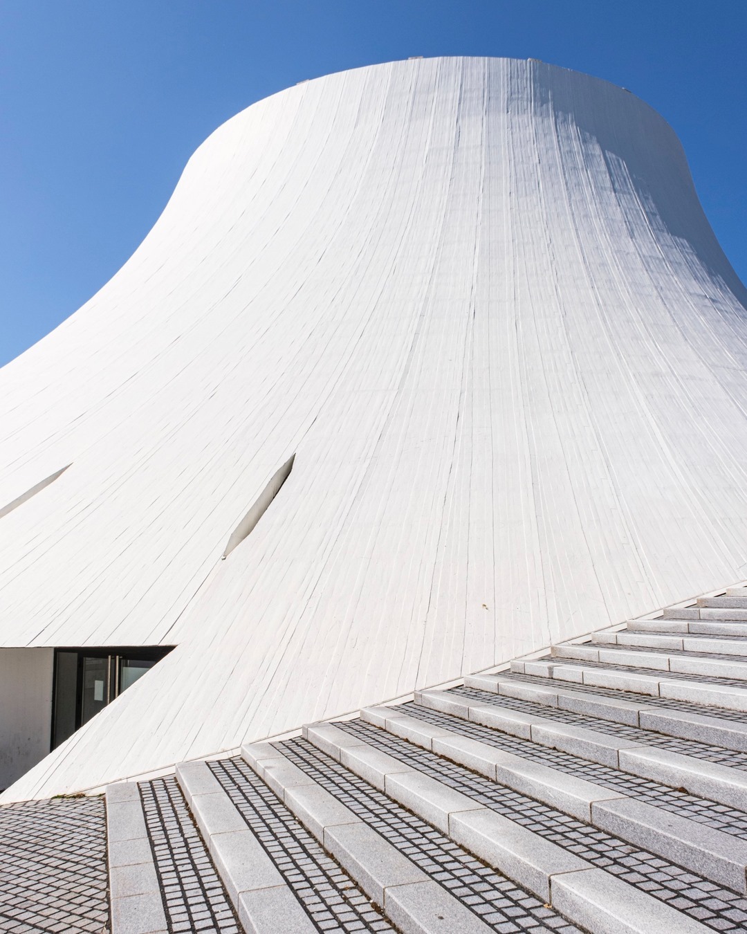 Le Grand Volcan, Oscar Niemeyer, Le Havre, France. ⠀⠀⠀⠀⠀⠀⠀⠀⠀
⠀⠀⠀⠀⠀⠀⠀⠀⠀
©2020⠀⠀⠀⠀⠀⠀⠀⠀⠀
⠀⠀⠀⠀⠀⠀⠀⠀⠀
#architecturalphotography #architecturalphotographer #realestatephotography #realestatephotographer #buildingphotography #vastgoedfotografie #vastgoedfotograaf #amazingarchitecture #architecturebest #archdesign #archilover #architecturelover #architecturegram #newarchitecture #lehavre #lehavreenimages #lehavretourisme #lehavrecity #lehavrequejaime #lehavrephoto #lehavrejetaime #lehavrelife